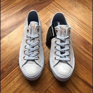 Converse suede baby blue low tops women’s size 8